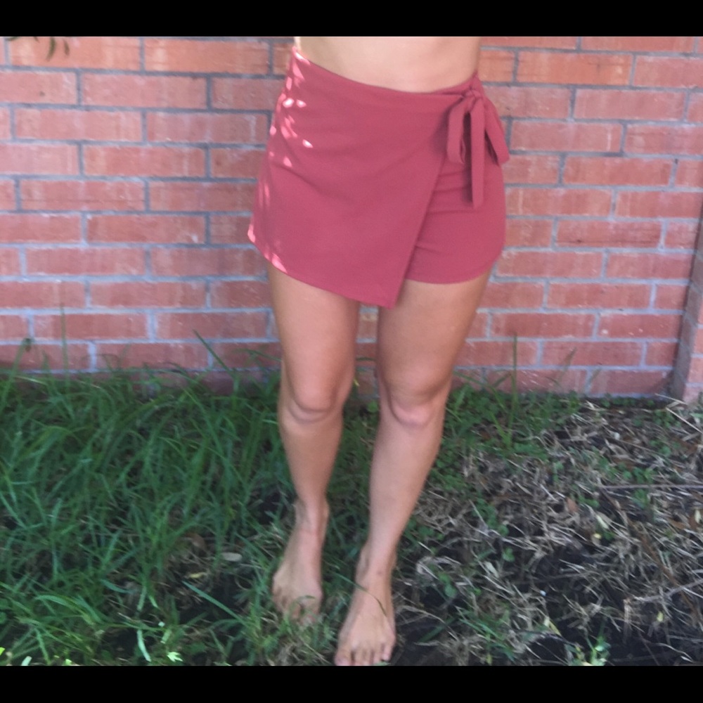 Super cute skirt/short